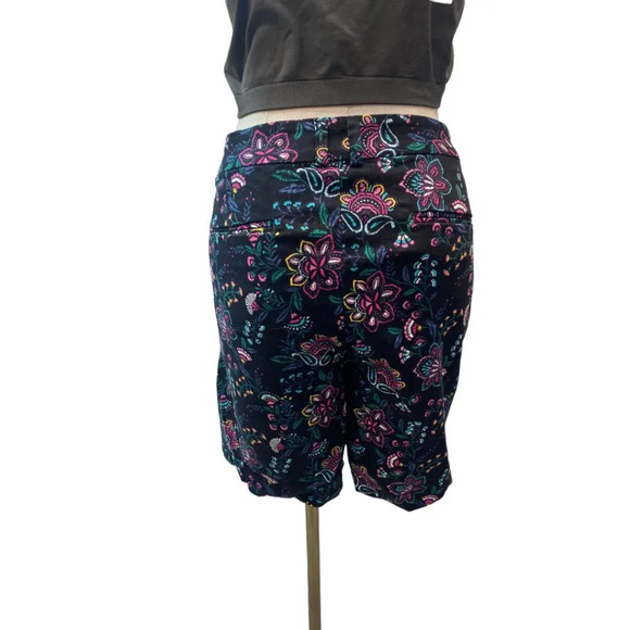 Floral‎ Shorts - Picture 4 of 5